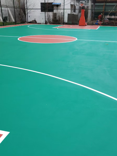 都匀 球场长期使用易出现地面开裂
